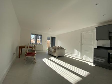 Amis Road, Woking, Surrey, GU21 - Photo 3