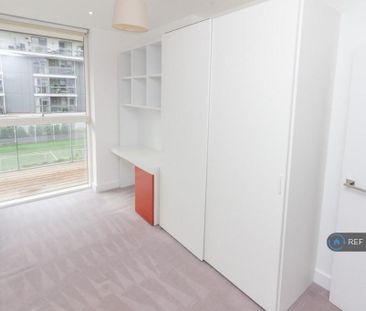 3 bedroom flat to rent - Photo 6