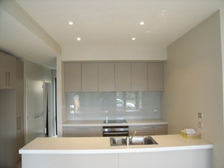 6 Saracen Avenue, Northwood - Photo 4