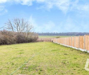 London Road, Stanford Rivers, Essex, CM5 - Photo 3