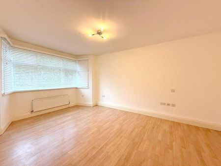 3 bedroom apartment to rent - Photo 2