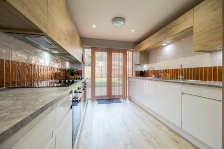 1 bedroom in a house share to rent - Photo 5