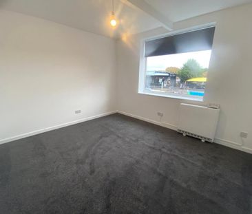 3 bedroom flat to rent - Photo 3