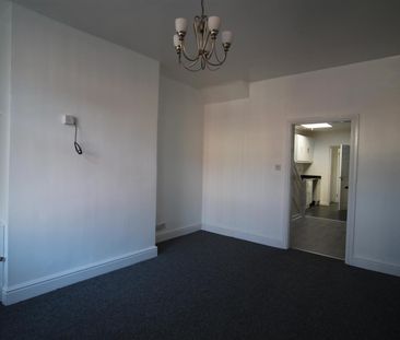 2 Bedroom Terraced House for Rent - Photo 5