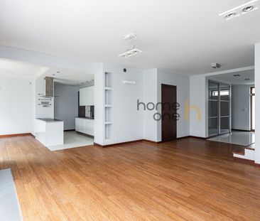 Modern House in Mokotów - Фото 1