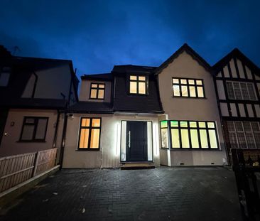 1 bedroom in a house share to rent - Photo 2