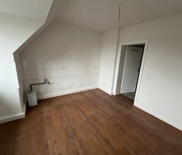 Zentrale Dachgeschosswohnung in Krefeld! - Photo 5