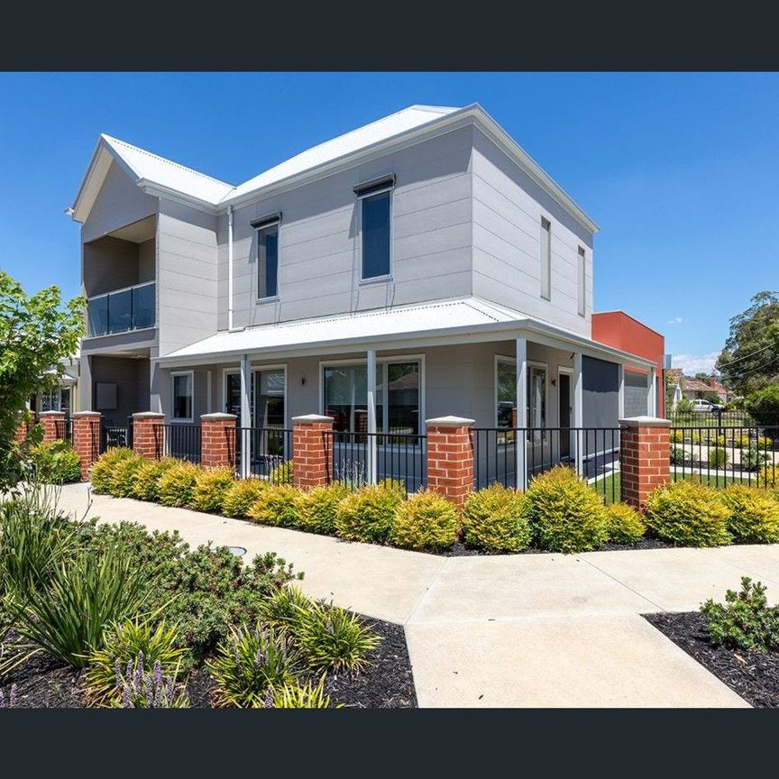 Furnished 3 Bedroom - Photo 1