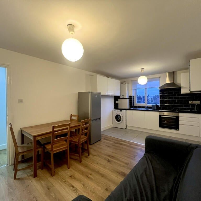 Longley Road, London - Photo 1