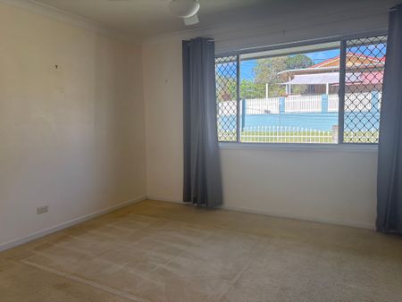 18 Laurinda Crs, Springwood QLD 4127 - House For Rent | Domain - Photo 4