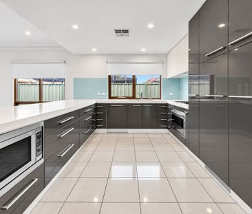Space, Style & Serious Wow Factor - Photo 3
