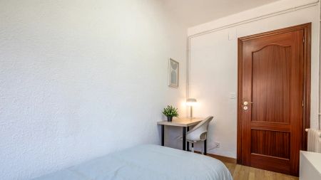 Room in a shared 5-bedroom apartment for rent in La Malva-Rosa, Valencia - Photo 2