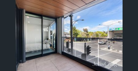 Contemporary Style and Convenience in a Prime Location - Photo 3