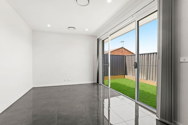 8A Thunderbolt Drive, Raby NSW 2566 - House For Rent | Domain - Photo 1