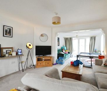4 bedroom detached house to rent - Photo 6