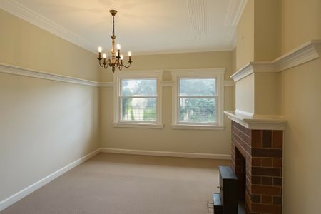 Top-Floor Coastal Living � 2-Bedroom + Sunroom/3rd Bedroom - Photo 4