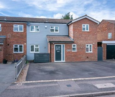 3 bedroom end of terrace house to rent - Photo 2