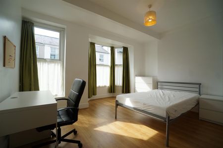 8 College Road - Photo 4