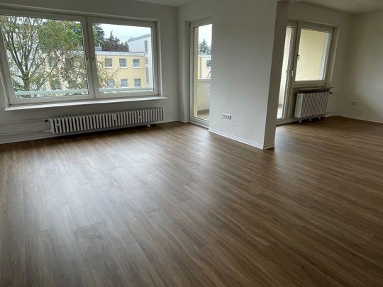 Attraktiv! Sanierte 3 bzw. 2-Zimmerwohnung - Foto 1