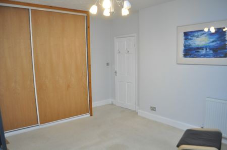 2 Bed Flat, Harvard Road, W4 - Photo 5