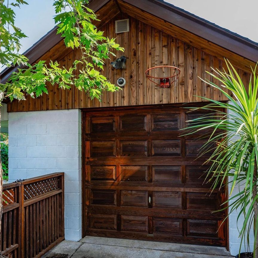 For Lease - 27 Stock Avenue Unit# Upper, Toronto, Ontario - Photo 1