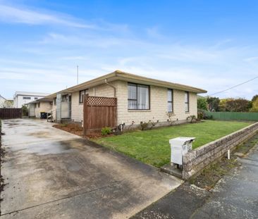 Sunny and Superb - Photo 4