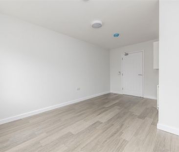 1 bed House To Let - Photo 2