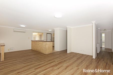 LARGE FAMILY HOME IN SOUGHT AFTER LOCATION - Photo 5