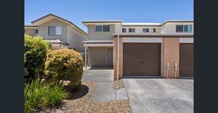 Stylish Townhouse in Prime Bracken Ridge Location - Photo 4