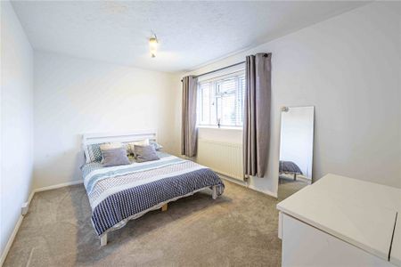 3 bed Terraced House for rent - Photo 3