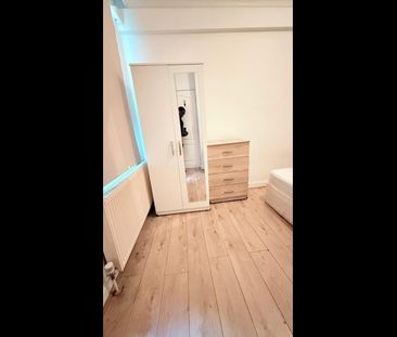Room in a Shared House, Church Road, E10 - Photo 3
