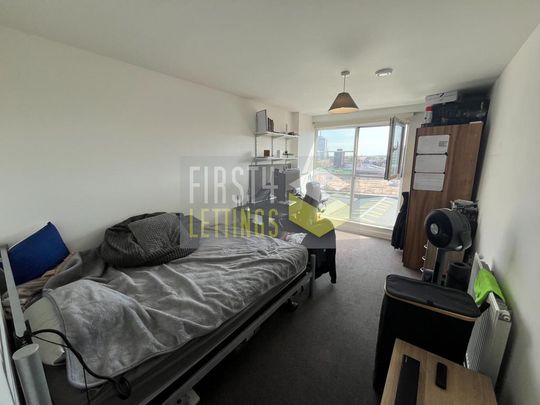 4 bedroom flat to rent - Photo 1