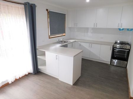 Renovated, Split System, Two Bedrooms, Open Living, Single Carport - Photo 4