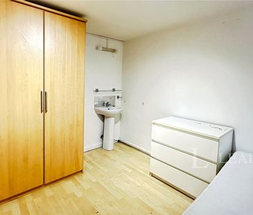 5 bedroom house to rent Brendon Avenue, Luton, Bedfordshire, LU2 - Photo 5