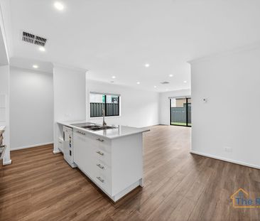 !! Brand New Home for rent In Strathtulloh !! - Photo 3