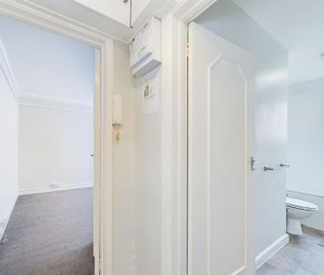 1 bedroom ground floor flat to rent - Photo 2