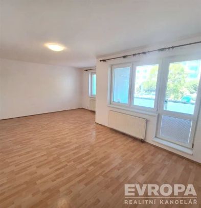 Krásný a světlý byt 3+1 s lodžií, případně i s garáží, o ploše 87 m - Photo 1