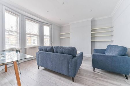 3 bedroom flat to rent - Photo 3