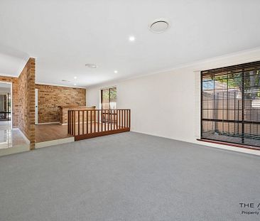 Spacious 5 Bedroom Family Home in Booragoon - Photo 3