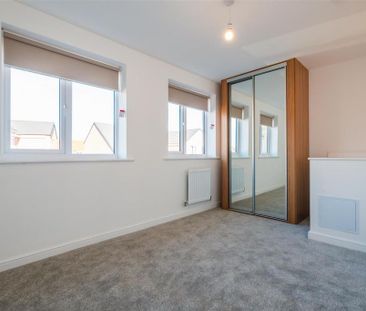 3 bedroom semi-detached house to rent - Photo 3