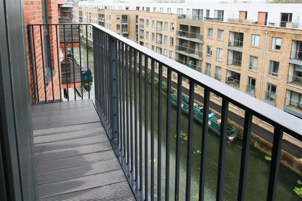 1 bedroom in a flat share to rent - Photo 1