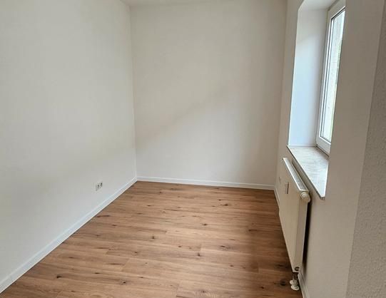 Schöne 1 Raum Wohnung neu renoviert - Photo 1