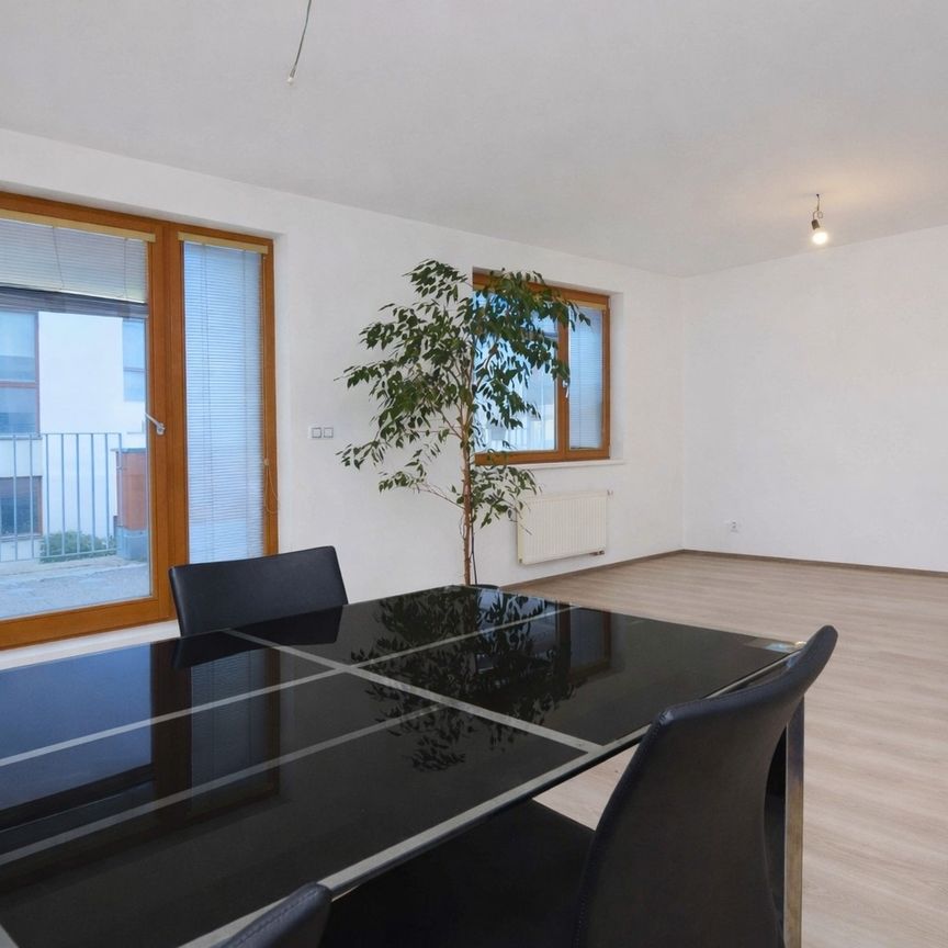 Pronájem bytu 1+kk v osobním vlastnictví 47 m², Praha 5 - Slivenec - Photo 1