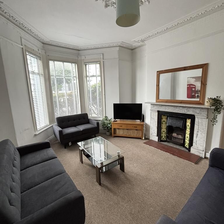 4 bedroom terraced house to rent - Photo 1