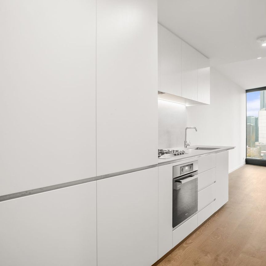 North facing one Bedroom Apartment in Iconic Building! - Photo 1