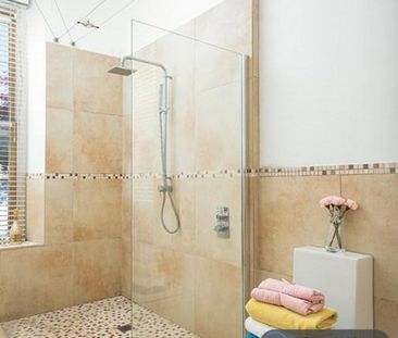 1 bedroom in a house share to rent - Photo 2