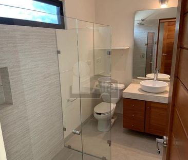 REF. 1734/517 - Casa en Venta Lagos del Sol Residencial de 4 recs, ... - Foto 5
