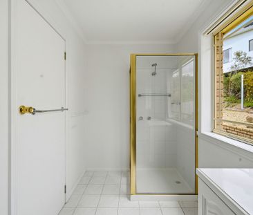 Spacious and Sunny Living in a Convenient Kingston Location - Photo 4