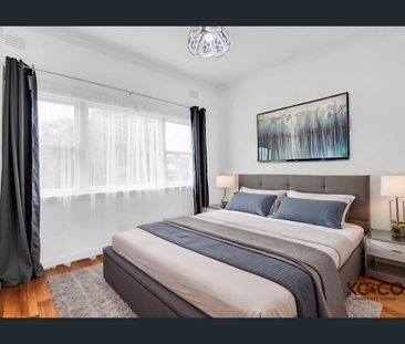 Spacious 2 Bedroom With Multiple Living Zones! - Photo 2