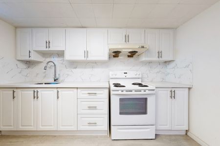 For Lease - 438 Centre Street, Richmond Hill, Ontario - Photo 4